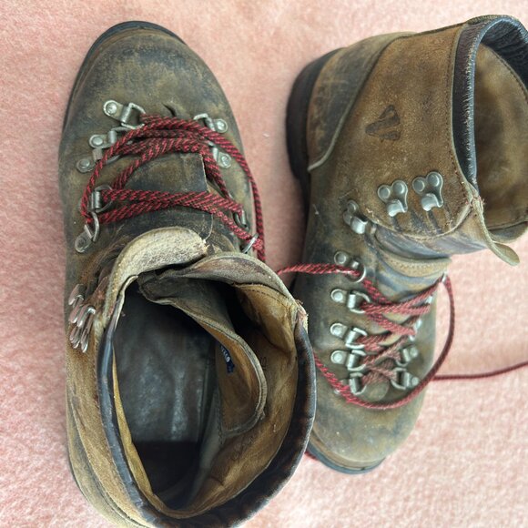 VASQUE HIKING BOOTS - size 9 1/2 - Picture 7 of 10